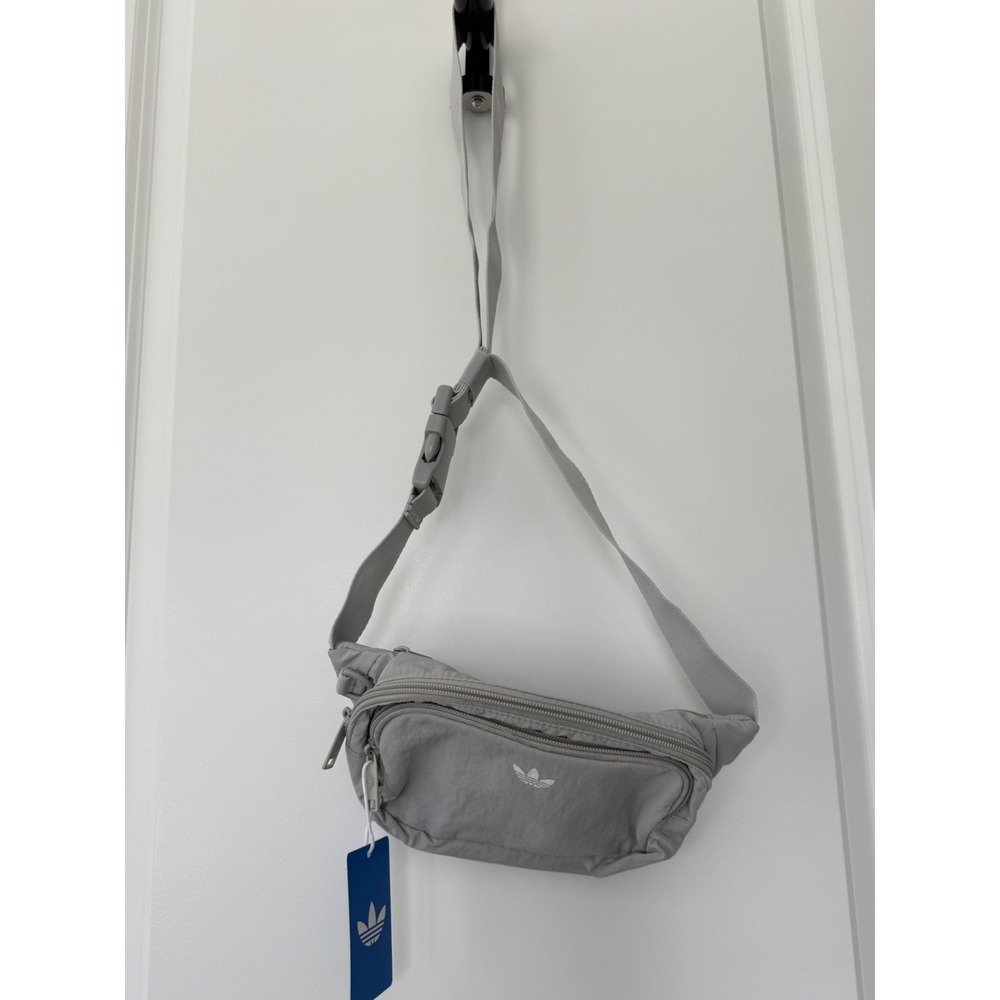ADIDAS/FANNY PACK/GRAY/ADJUSTABLE/ 3 STORAGE SPACES/NWT/MSAAFPG091326 - Picture 4 of 4